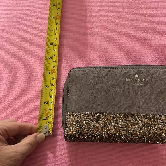 Kate Spade wallet. - Picture 6 of 6